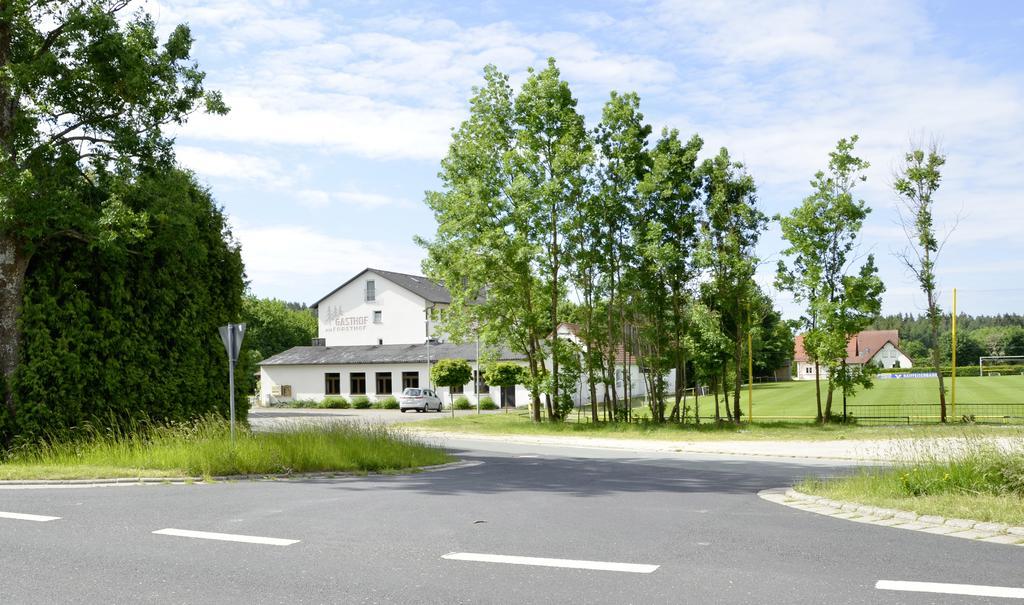 Hotel Gasthof Am Forsthof Edelsfeld Bagian luar foto