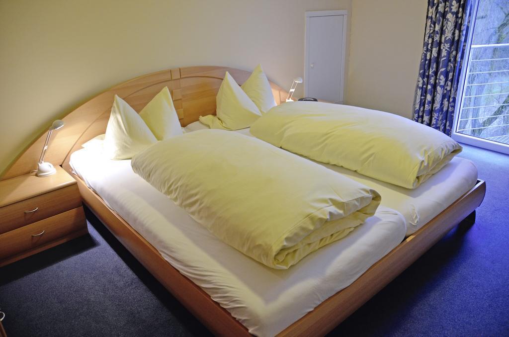 Hotel Gasthof Am Forsthof Edelsfeld Ruang foto