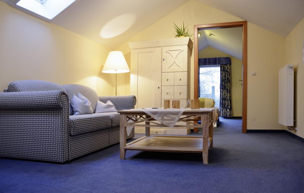 Hotel Gasthof Am Forsthof Edelsfeld Bagian luar foto