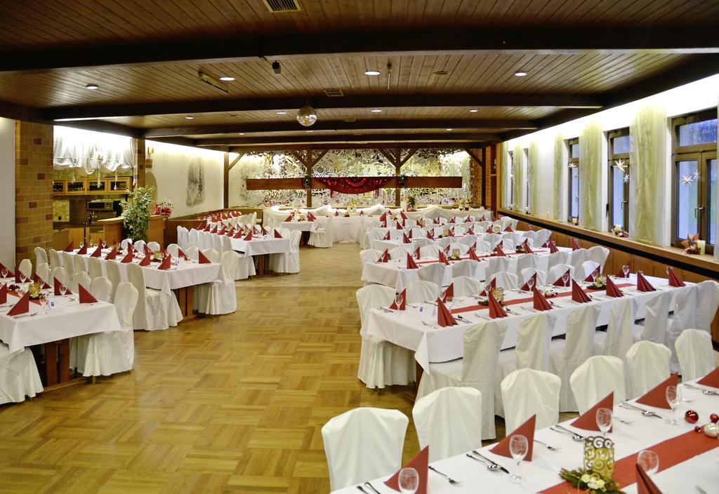 Hotel Gasthof Am Forsthof Edelsfeld Bagian luar foto