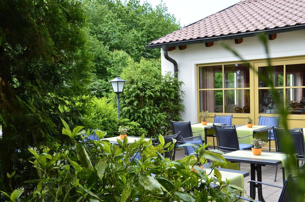 Hotel Gasthof Am Forsthof Edelsfeld Bagian luar foto